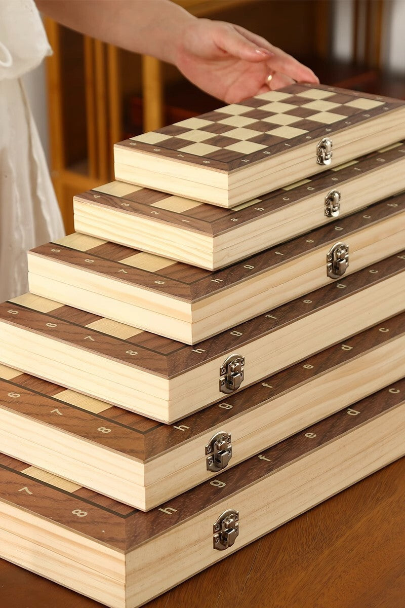 Practical storage: in the cleverly constructed integrated storage box, the chess pieces can be easily stored and protected. The chessboard is easy to transport and always ready to give pleasure.