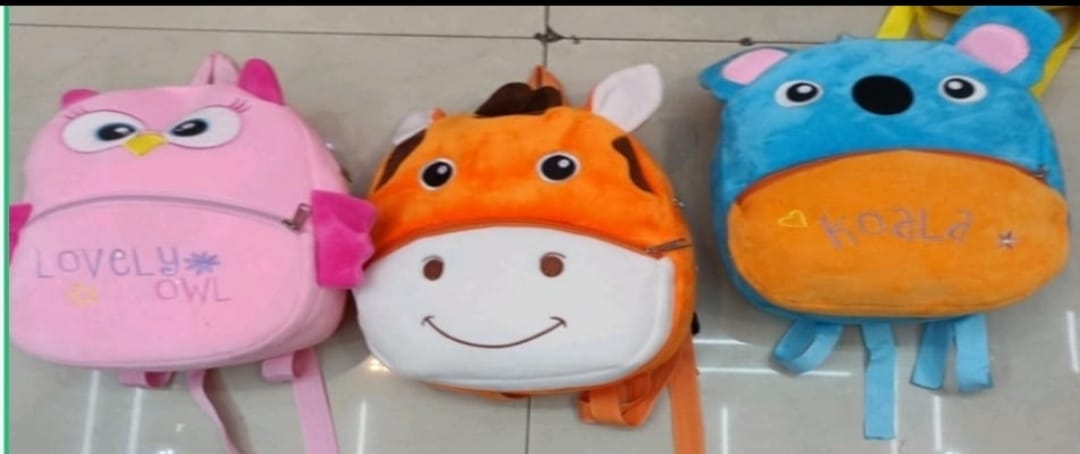 Branded Backpacks – Trendy & Durable Kids’ School Bags (22×7×26 cm, Mixed Designs – XS085)

Upgrade your kids’ style with our Branded Backpacks, featuring popular character designs from cartoons and movies that children love. With a perfect size of 22×7×26 cm, these bags offer enough space for books, lunch, stationery, or toys – making them ideal for school and day trips.

Made from high-quality materials with mixed design options, these backpacks are lightweight, durable, and easy to carry – perfect for gr