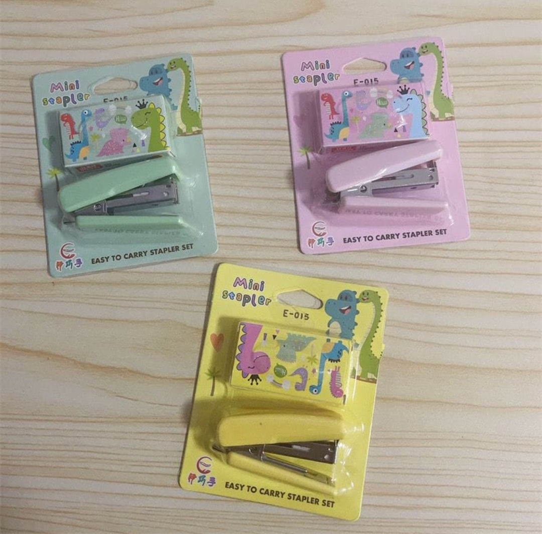 Stapler with Pins Blister Pack- Mixed Color