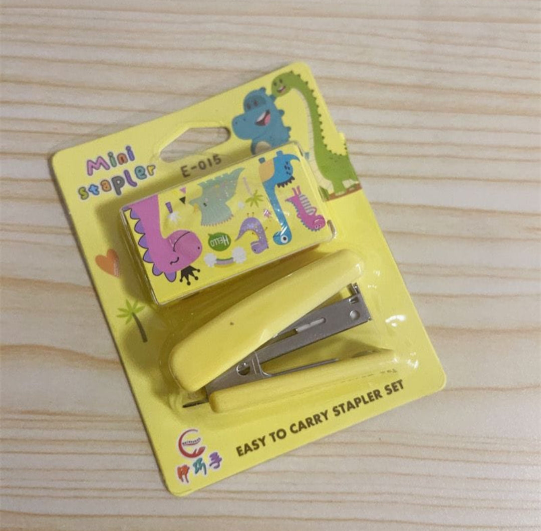 Stapler with Pins Blister Pack- Mixed Color