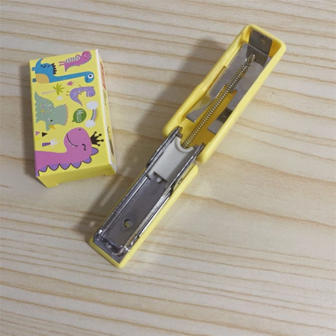 Stapler with Pins Blister Pack- Mixed Color